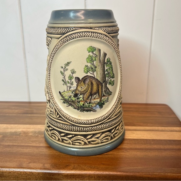 Vintage Beer Stein Hunting Dogs - Picture 2 of 13